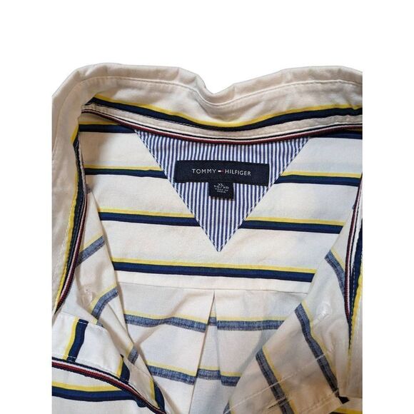 Vintage Tommy Hilfiger stripe button dowin excellent condition. Size extra large - Picture 6 of 6